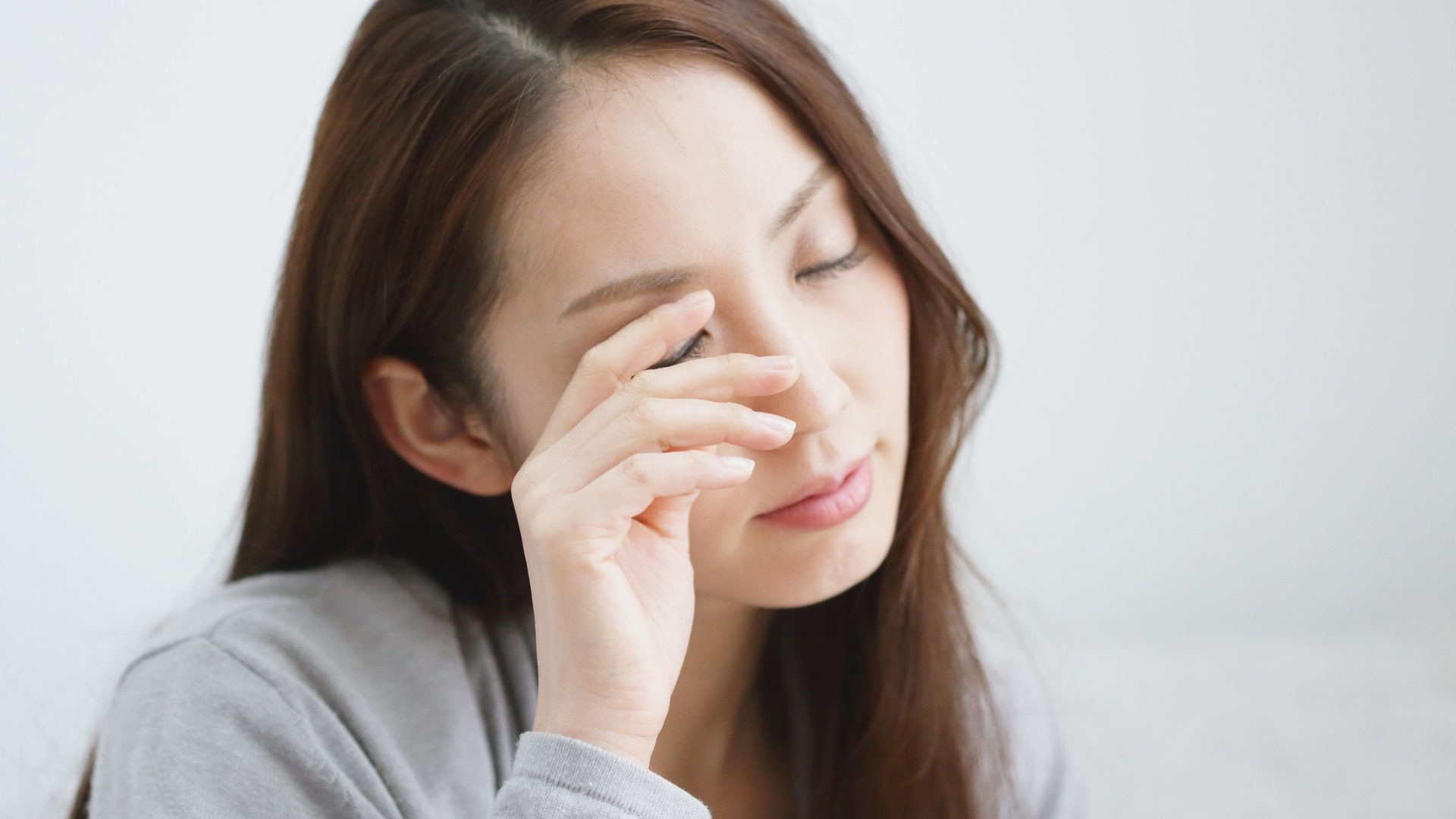 日本人女性の目元